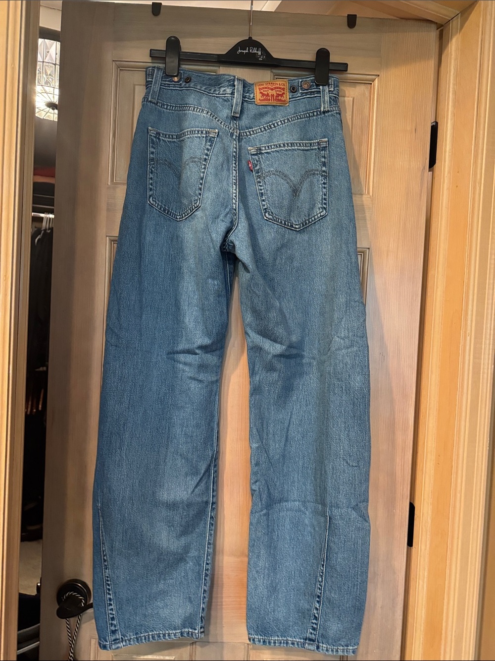 Levi'sWomen Medium Blue Relaxed Barrel Jeans - Picture 2 of 3